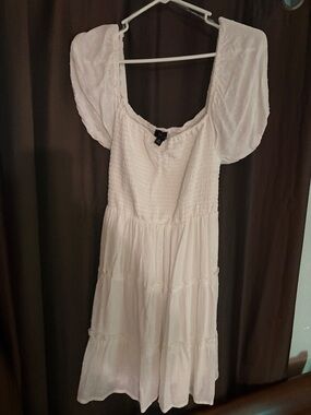 Women’s White Puff-Sleeve Smocked Midi Dress